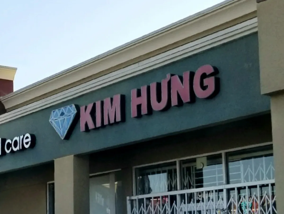 Jewelry Store in San Jose Robbed in Violent Smash-and-Grab