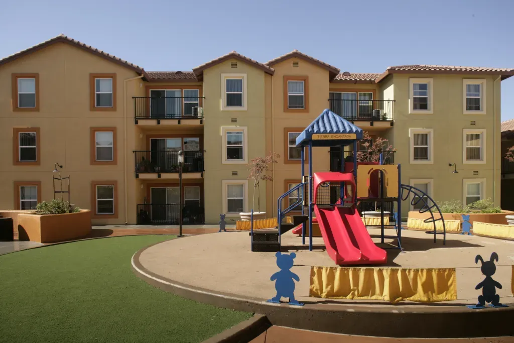 Tierra Encantada Apartments – Mở Danh Sách Chờ Nhà Cho Thuê Giá Phải Chăng Tại San Jose