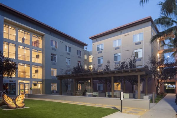 Chung cư Markham Plaza II (San Jose, CA) đang nhận đơn