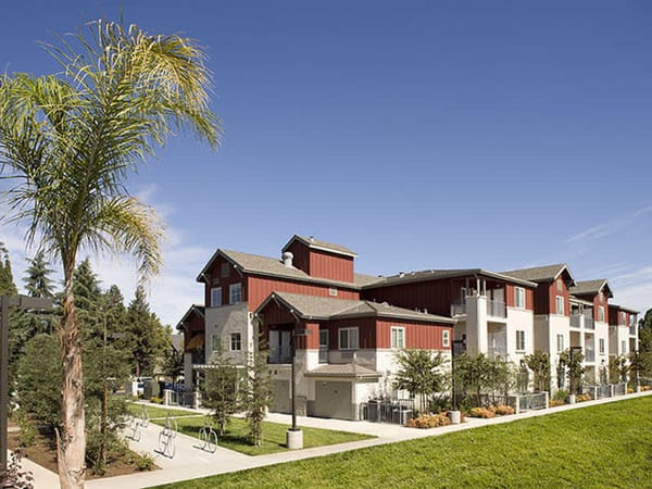 Cơ hội nhà ở giá phải chăng cho gia đình tại San José: Almaden Family Apartments