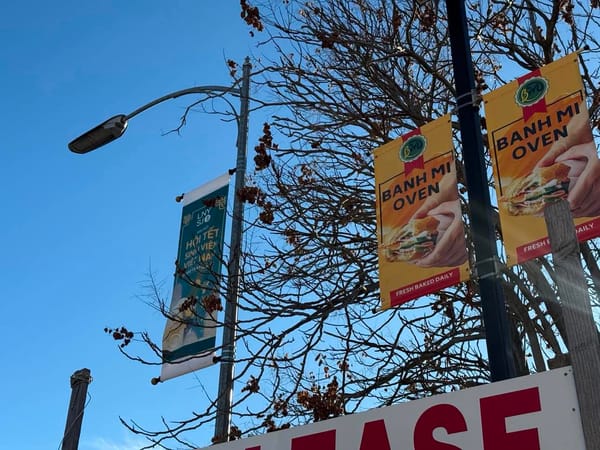 Quy định của Thành phố San Jose về các lá phướn nhận diện cộng đồng (Wayfinding Banners)